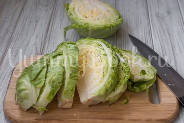 Молодая капуста в кляре - шаг 1
