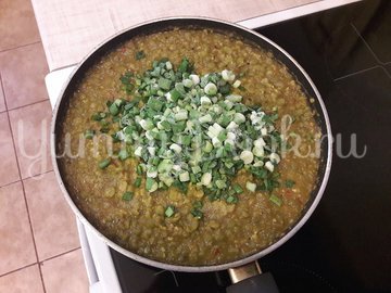 Пряная каша из зелёного гороха с луком - шаг 10