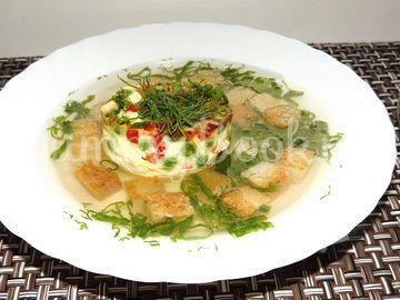 Куриный бульон с омлетом и зеленью - шаг 8
