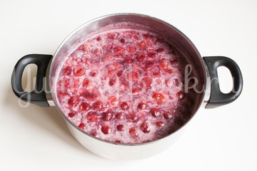 Холодный сладкий вишнёвый суп - шаг 3