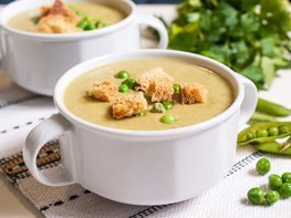 Суп-пюре с зелёным горошком и сыром