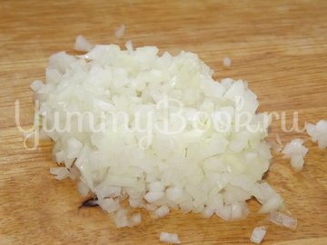 Салат с крабовыми палочками и рисом - шаг 7