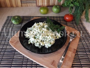 Капустный салат с яйцами и луком - шаг 4