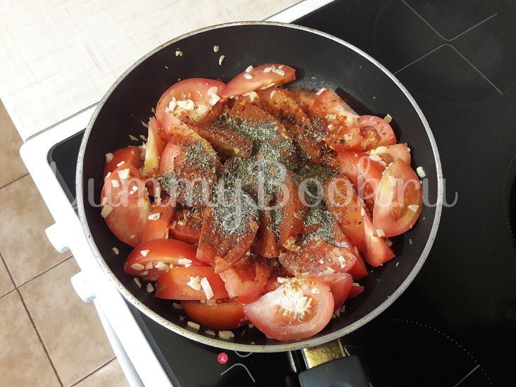 Свинина, запечённая с помидорами и чесноком - шаг 6