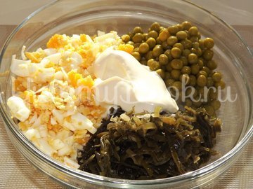 Простой салат с морской капустой - шаг 3