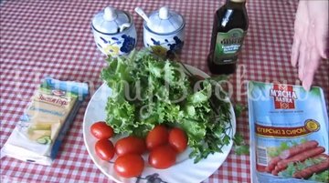 Салат с сыром и охотничьими колбасками - шаг 1
