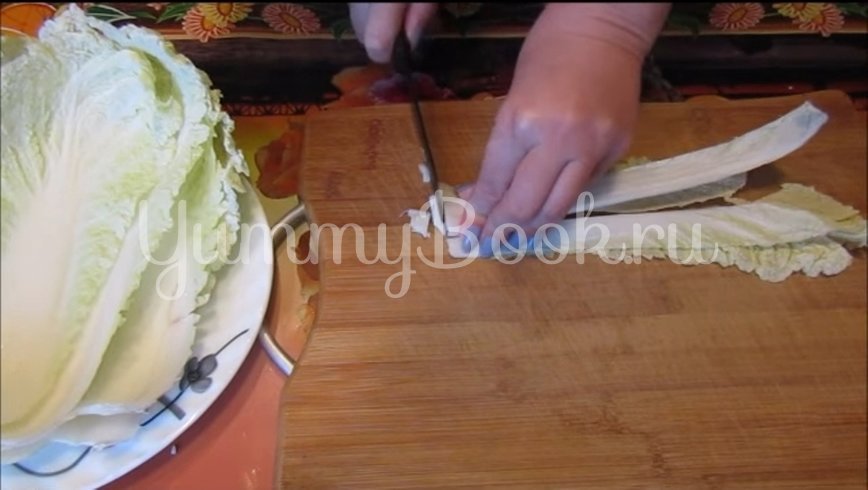 Салат с тунцом, пекинской капустой и помидорами - шаг 2