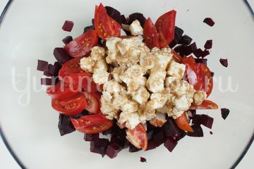 Свекольный салат с кукурузой и копчёной грудинкой - шаг 6