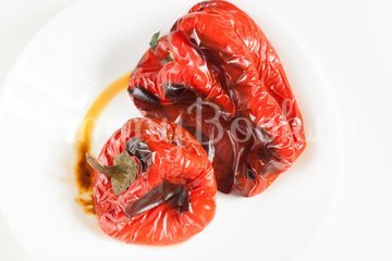Салат из печёного сладкого перца с рисом и зелёным горошком - шаг 2
