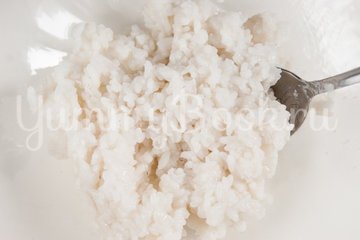 Салат из печёного сладкого перца с рисом и зелёным горошком - шаг 1