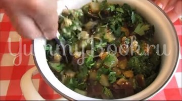 Закуска из баклажанов с чесноком и зеленью - шаг 5