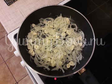 Куриное филе с болгарскими перцами в соусе с фетой - шаг 3