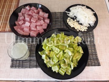 Куриное филе с болгарскими перцами в соусе с фетой - шаг 2