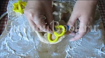 Мягкое домашнее печенье на сметане - шаг 5