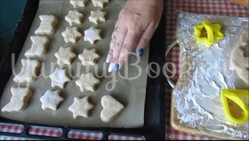 Мягкое домашнее печенье на сметане - шаг 6