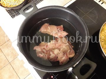 Гороховый суп с двумя видами мяса и помидорами - шаг 2