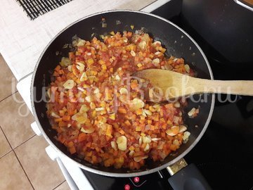 Гороховый суп с двумя видами мяса и помидорами - шаг 7
