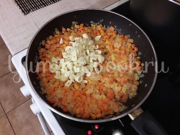 Гороховый суп с двумя видами мяса и помидорами - шаг 6