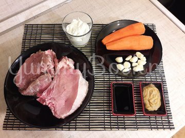 Корейка в сметанном маринаде с горчицей и чесноком - шаг 1