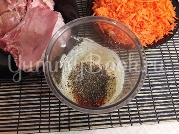 Корейка в сметанном маринаде с горчицей и чесноком - шаг 2