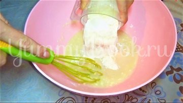 Открытый пирог с брокколи, курицей и сыром - шаг 1