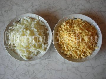 Новогодний салат-коктейль с печенью трески - шаг 3