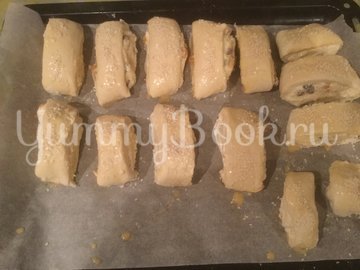 Слоеные рогалики с творогом - шаг 9