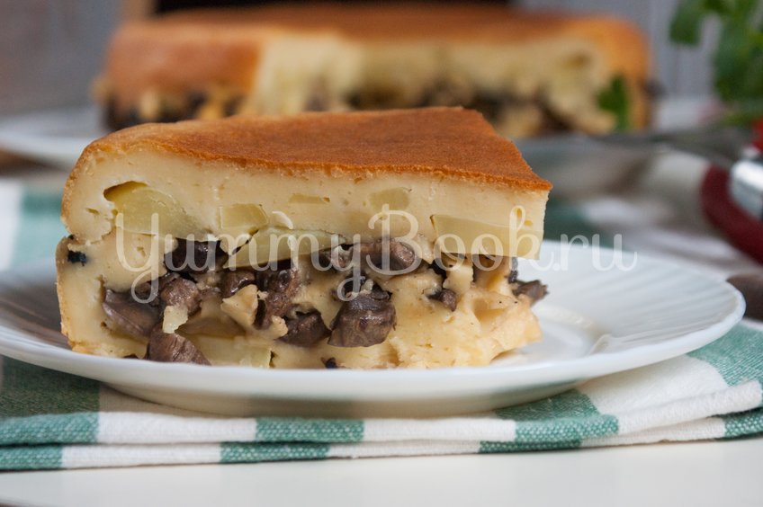 Наливной пирог с картофелем и грибами в мультиварке