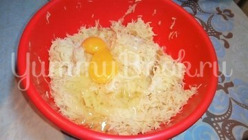 Рулеты из картофеля с мясом и сыром - шаг 1