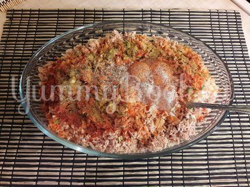 Котлетки из консервированного тунца, моркови и лука - шаг 3