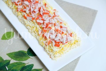 Крабовый салат «Новинка» - шаг 5