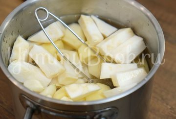 Картофельное пюре на праздничный стол - шаг 1