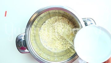 Овсяные хлопья с маком и курагой - шаг 1