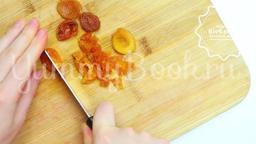 Овсяные хлопья с маком и курагой - шаг 2
