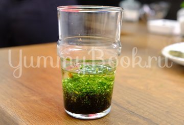 Салат с кальмарами, креветками и новым соусом - шаг 2