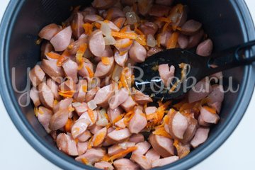 Суп с колбасой в мультиварке - шаг 3