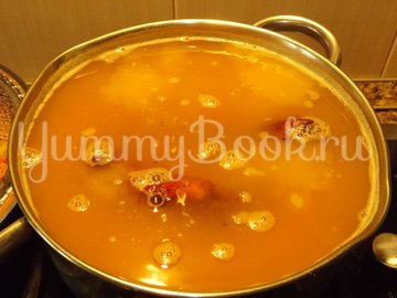 Пряный гороховый суп-похлебка с овощами и копчеными ребрышками - шаг 3