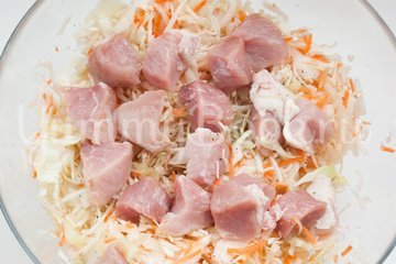 Капуста со свининой в рукаве - шаг 5
