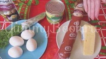 Салат с копченой колбасой и кукурузой - шаг 1