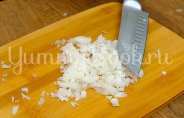 Куриный рулет с грибами и сыром - шаг 2