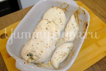 Куриный рулет с грибами и сыром - шаг 7