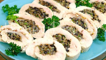 Куриный рулет с грибами и сыром - шаг 8