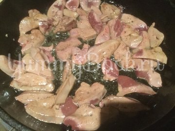 Индюшачья печень в горшочках - шаг 2