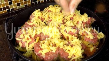 Гнезда с фаршем на сковородке - шаг 9