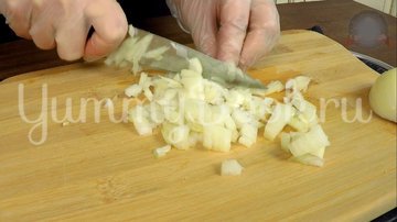 Гнезда с фаршем на сковородке - шаг 4