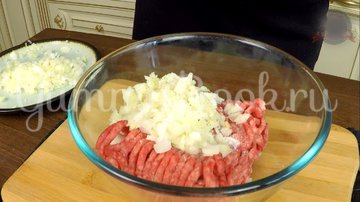 Гнезда с фаршем на сковородке - шаг 5
