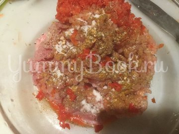 Куриный рулет с томатами и перцем - шаг 3