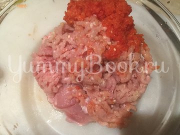 Куриный рулет с томатами и перцем - шаг 2