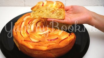 Шарлотка с яблоками из 5 ингредиентов - шаг 5