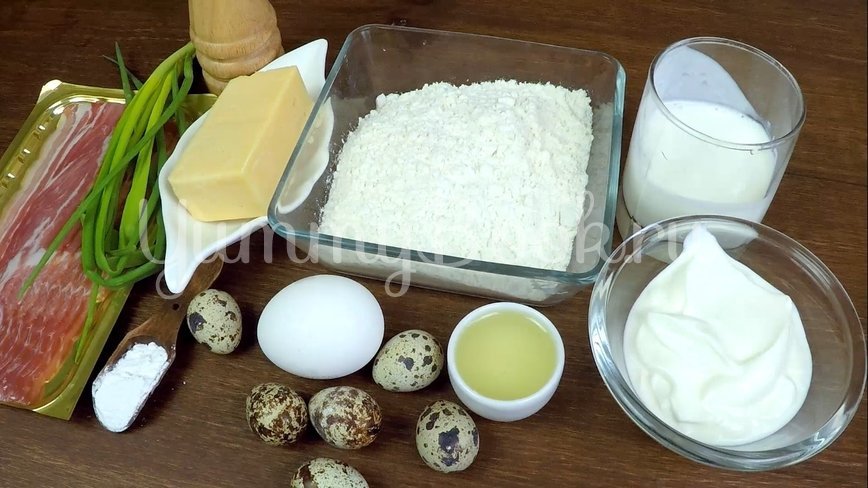 Закусочные кексы с яйцом и беконом - шаг 1